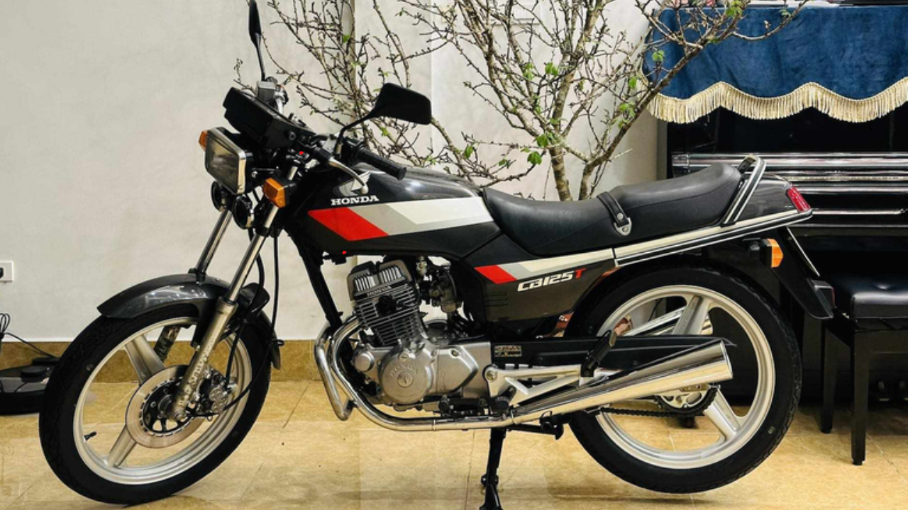 Honda CB125T “thọ” 30 năm tuổi vẫn còn “truynh nguyên”, giá sương sương… 11 cây vàng