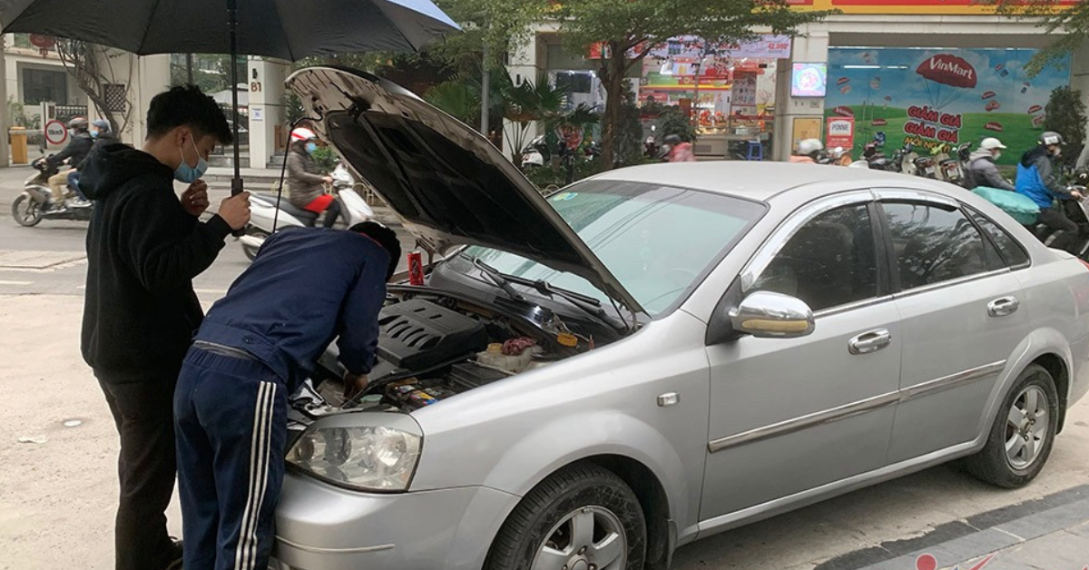 Tiết kiệm được 100 triệu, có nên mua ô tô đời sâu để ‘tránh mưa tránh nắng’ không?