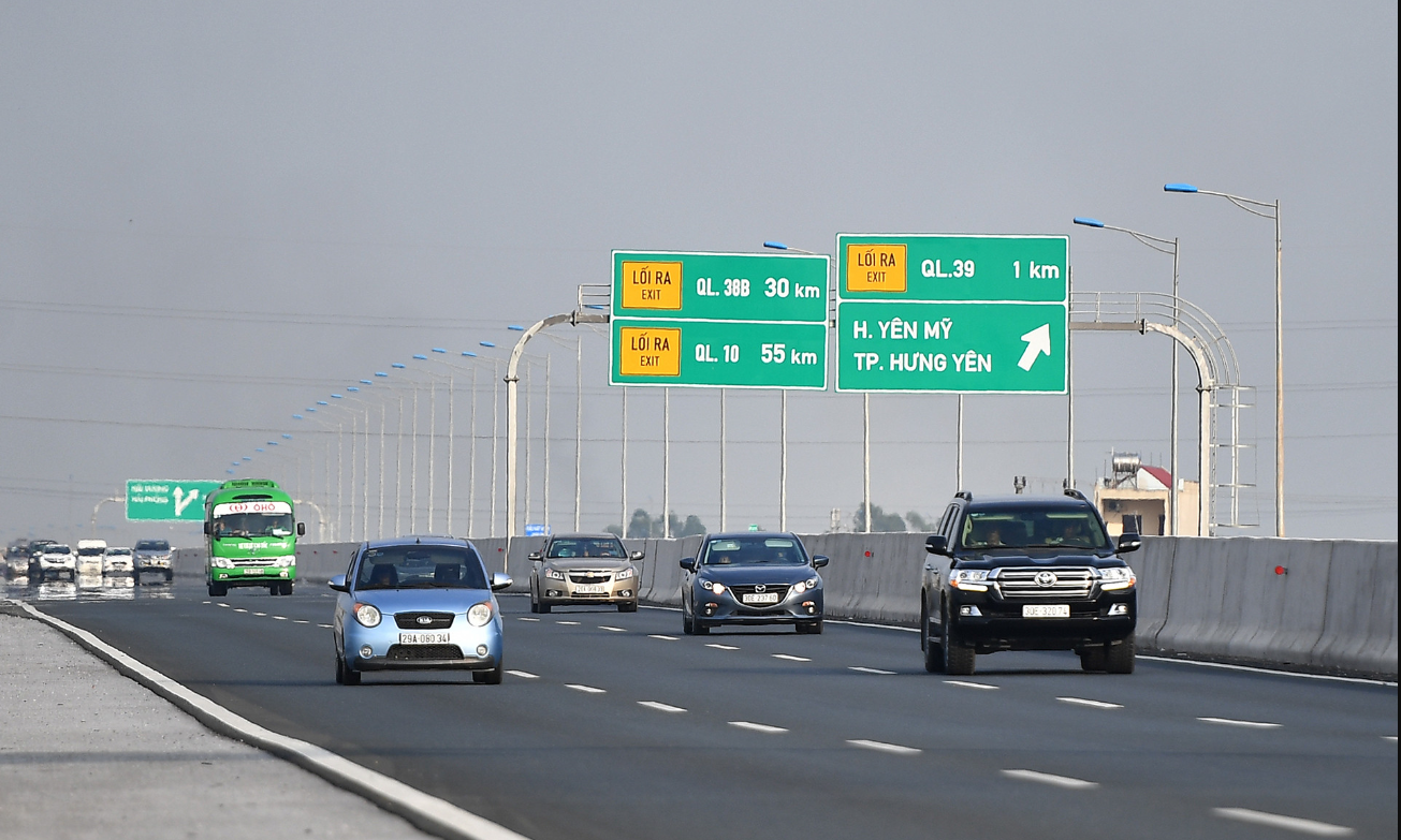 5 lỗi tài xế Việt hay mắc phải trên đường cao tốc và mức phạt