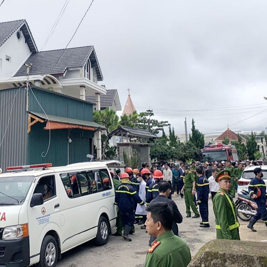 Về thăm bà ngoại trong dịp nghỉ hè, 3 cháu nhỏ T.V vì căn nhà bất ngờ bốc ch:áy khi bà khóa cửa đi chợ mua đồ