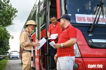 Bộ Công an đề xuất phạt tới 12 tr.iệu đồng với tài xế ô tô dùng bằng lái bị trừ hết điểm