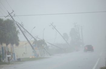 Siêu b.ão Milton đã chính thức đổ bộ Florida (Mỹ): Mưa lớn “1.000 năm 1 lần” xuất hiện, đã có những thương vong đầu tiên