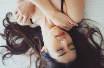 Đàn ông chạm môi vào 5 điểm ‘bẩn’ này của phụ nữ, chứng tỏ đã yêu đến phát nghiện