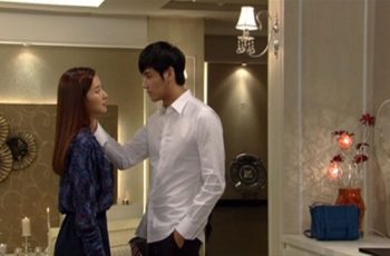 Thuê anh xe ôm giá 2 triệu đến dự đám cưới người yêu cũ, và cái kết không ngờ tới…