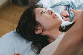 Tần Yên chưa từng nghĩ rằng, có một ngày mình lại bị chính người bạn thân nhất – Hứa Ngọc – âm thầm hạ thuốc, đưa cô lên giường với một người đàn ông xa lạ Tần Yên chưa từng nghĩ rằng, có một ngày mình lại bị chính người bạn thân nhất – Hứa Ngọc – âm thầm hạ thuốc, đưa cô lên giường với một người đàn ông xa lạ