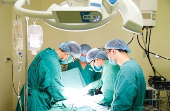 Nếu gặp 6 cơn đau này, báo hiệu tế bào UT đã phát triển đến giai đoạn cuối Nếu gặp 6 cơn đau này, báo hiệu tế bào UT đã phát triển đến giai đoạn cuối