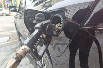 Giá xăng dầu ngày 30/6: Biến động lên xuống từng giờ, người dân tranh thủ trước 15h chiều nay Giá xăng dầu ngày 30/6: Biến động lên xuống từng giờ, người dân tranh thủ trước 15h chiều nay