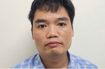 Bàng hoàng lời khai Lê Minh Giáp: Ngủ gật khi lái xe, khi tỉnh dậy hoảng loạn nên đạp nhầm chân ga Bàng hoàng lời khai Lê Minh Giáp: Ngủ gật khi lái xe, khi tỉnh dậy hoảng loạn nên đạp nhầm chân ga