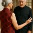 Chỉ vì một chiếc váy, ông ta đòi ly hôn với tôi ở tuổi 70. Ngay trước lễ kỷ niệm năm mươi năm ngày cưới, ông ta bỗng dưng đề nghị ly hôn. Vì muốn ông ta chuyên tâm làm việc, tôi đã tận tụy lo toan việc nhà, chăm sóc con cái chu đáo. Bây giờ cháu trai cũng đã lên đại học, tôi vẫn nghĩ mình chưa từng làm điều gì sai. Chỉ là mua một chiếc váy mình thích, tôi thật sự không hiểu ông ta đang giận dỗi vì điều gì. Cho đến khi một người bạn học cũ chung của cả hai nói cho tôi biết sự thật….