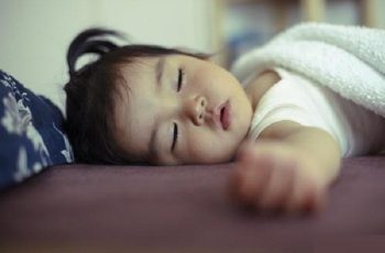 Sự khác biệt giữa một đứa trẻ được sinh ra vào ban ngày và một đứa trẻ được sinh ra vào ban đêm là gì?