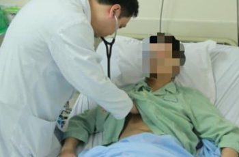 Hai thanh niên người nhồi máu não, người phù thận vì uống thả phanh thứ nước nhà nấu tưởng sẽ an toàn