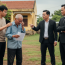 Bố đưa giấy nợ 900 triệu đồng cho 3 con trai nhờ trả giúp nhưng ai cũng từ chối, chỉ riêng con út…