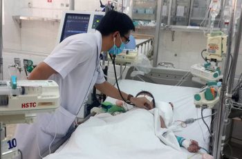 Bé 6 tuổi tuvong sau khi ăn bánh tiệc trung thu: Hộp bánh để qua đêm, không bảo quản trong tủ lạnh